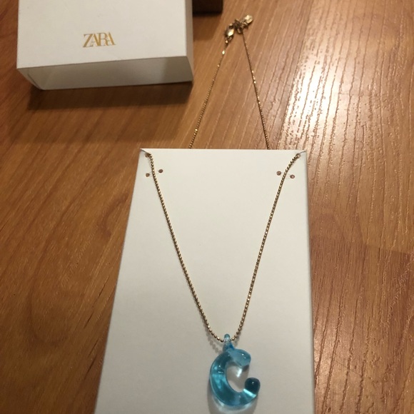 C initial necklace - Picture 3 of 4